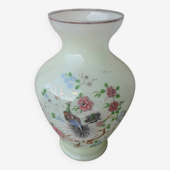 Vase en opaline