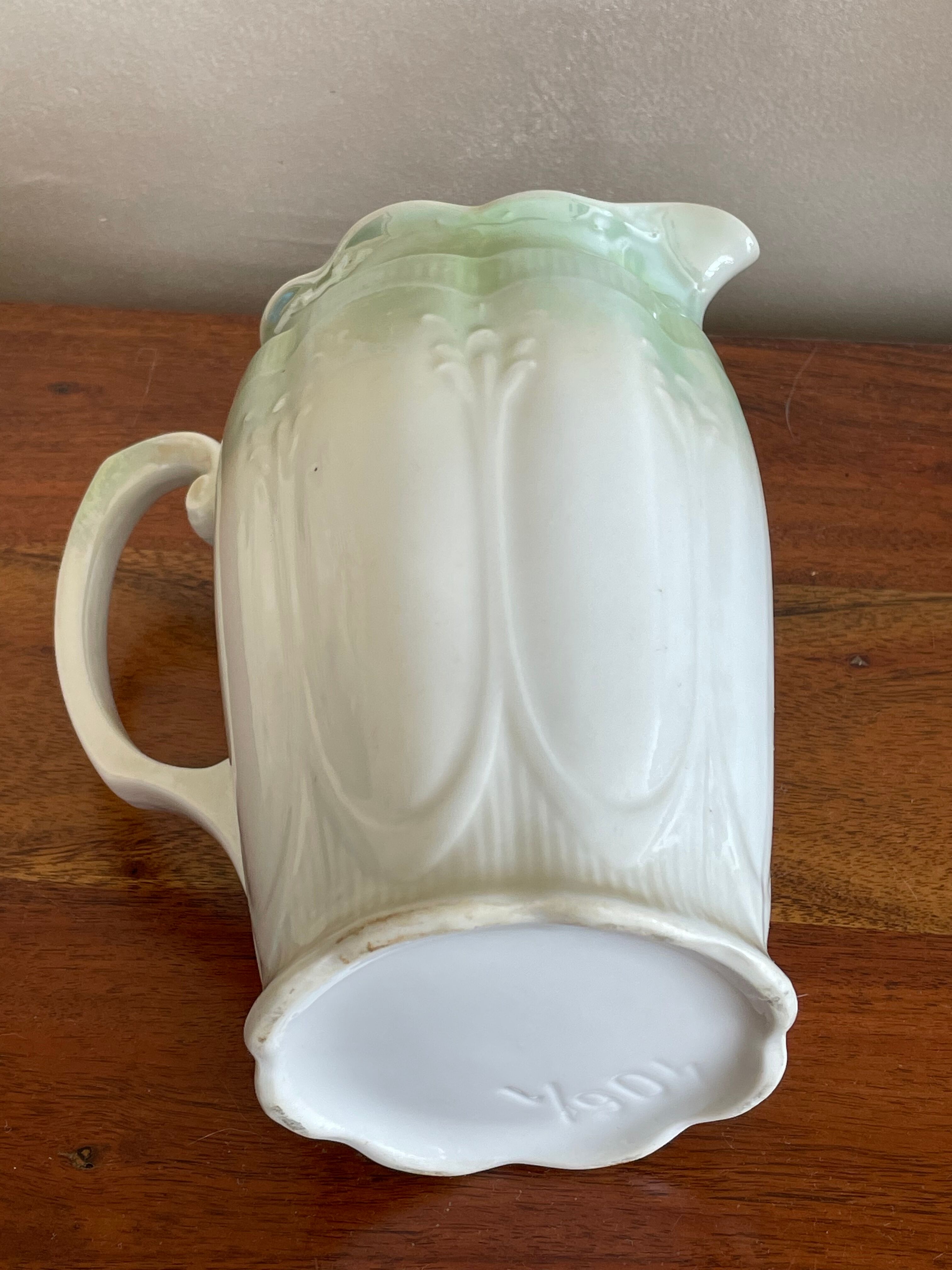 Broc pitcher parrot patterns