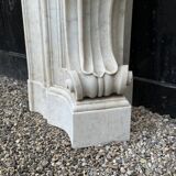 Impressionnante cheminée de style Louis XV en marbre de Carrare vers 1880