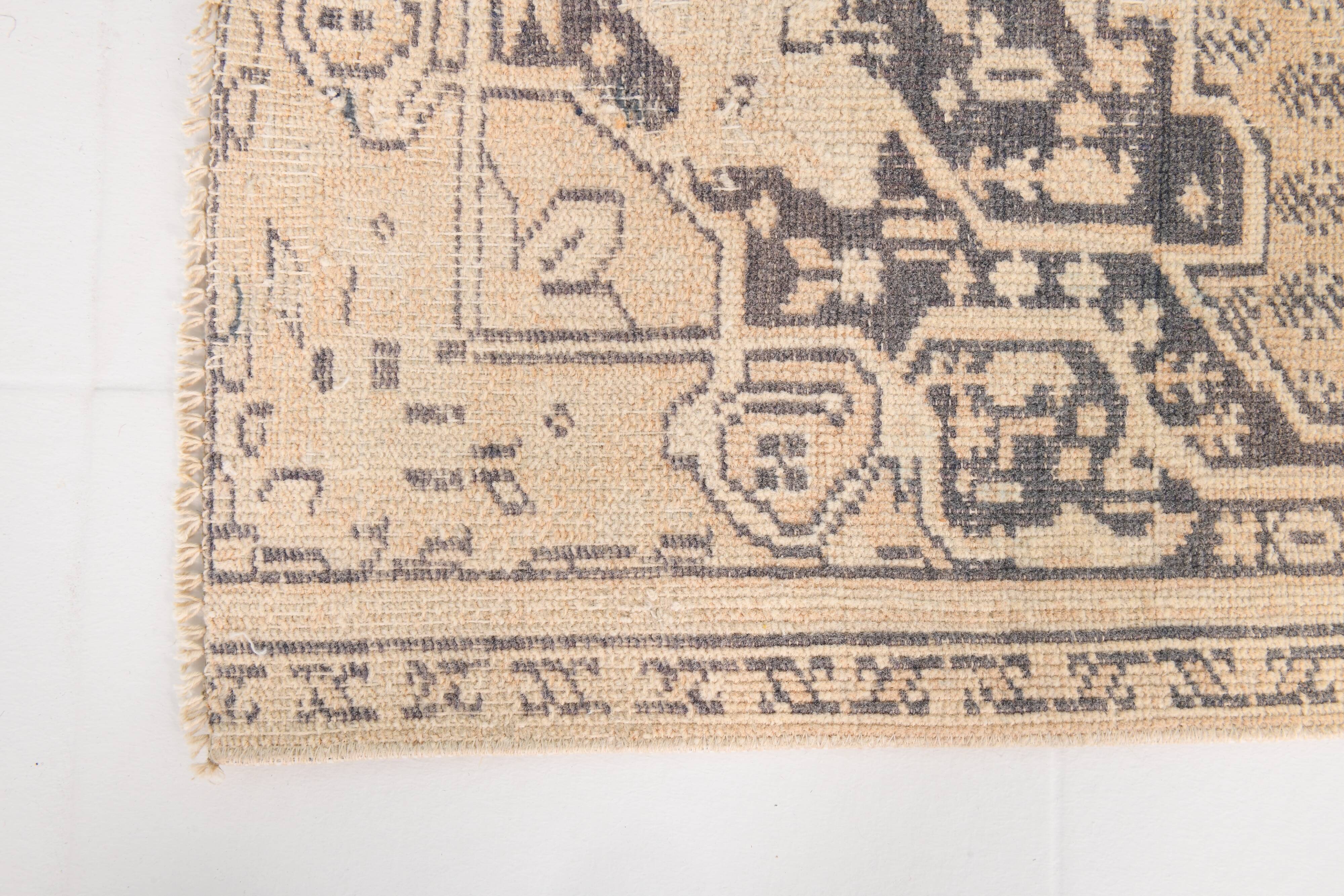 6x8 Vintage Cream & Black Oriental Persian Rug, 176x259Cm