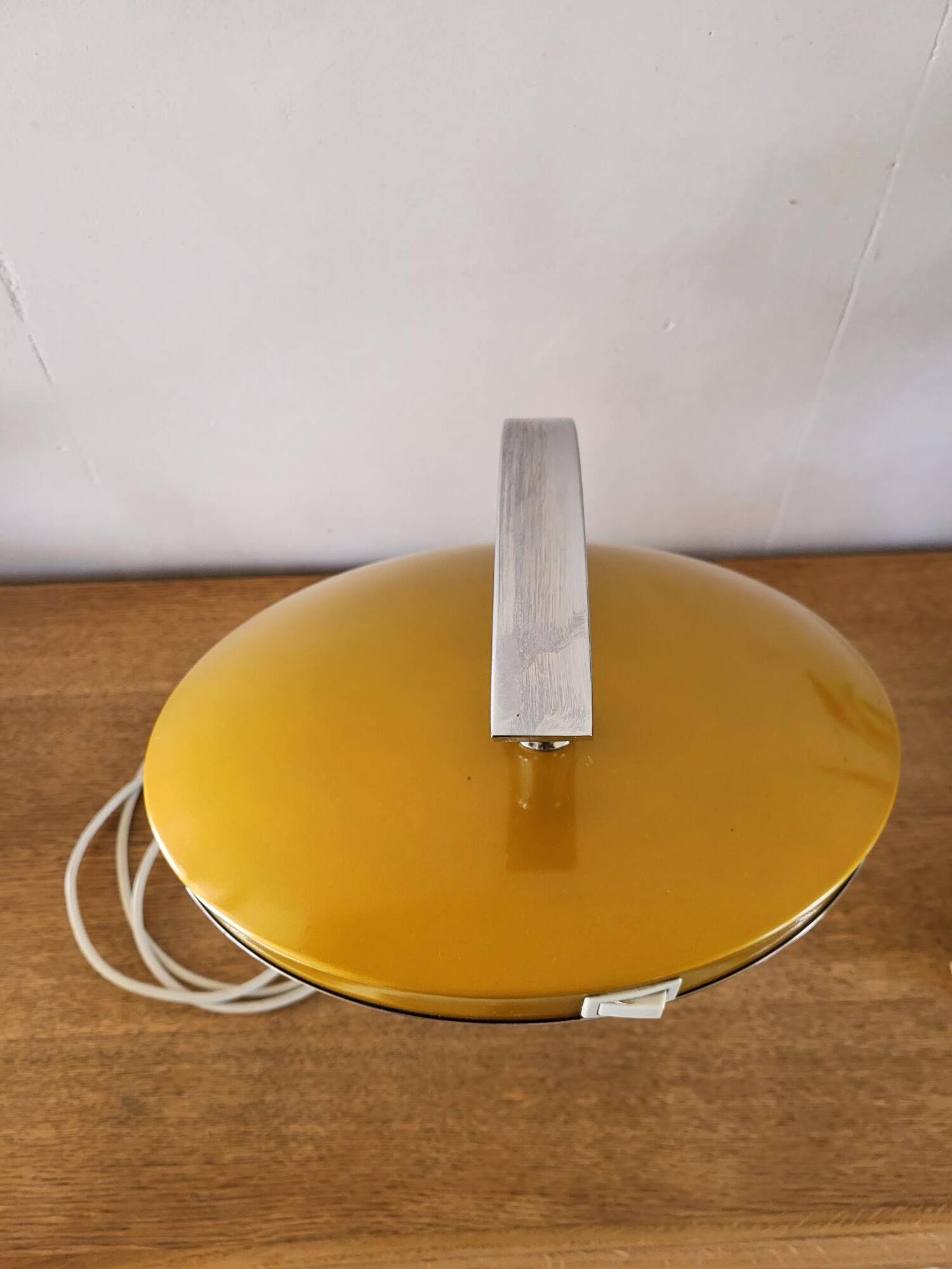 FASE Boomerang desk lamp