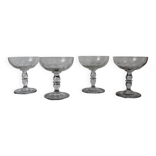 4 coupes à champagne en verre soufflé, XXème