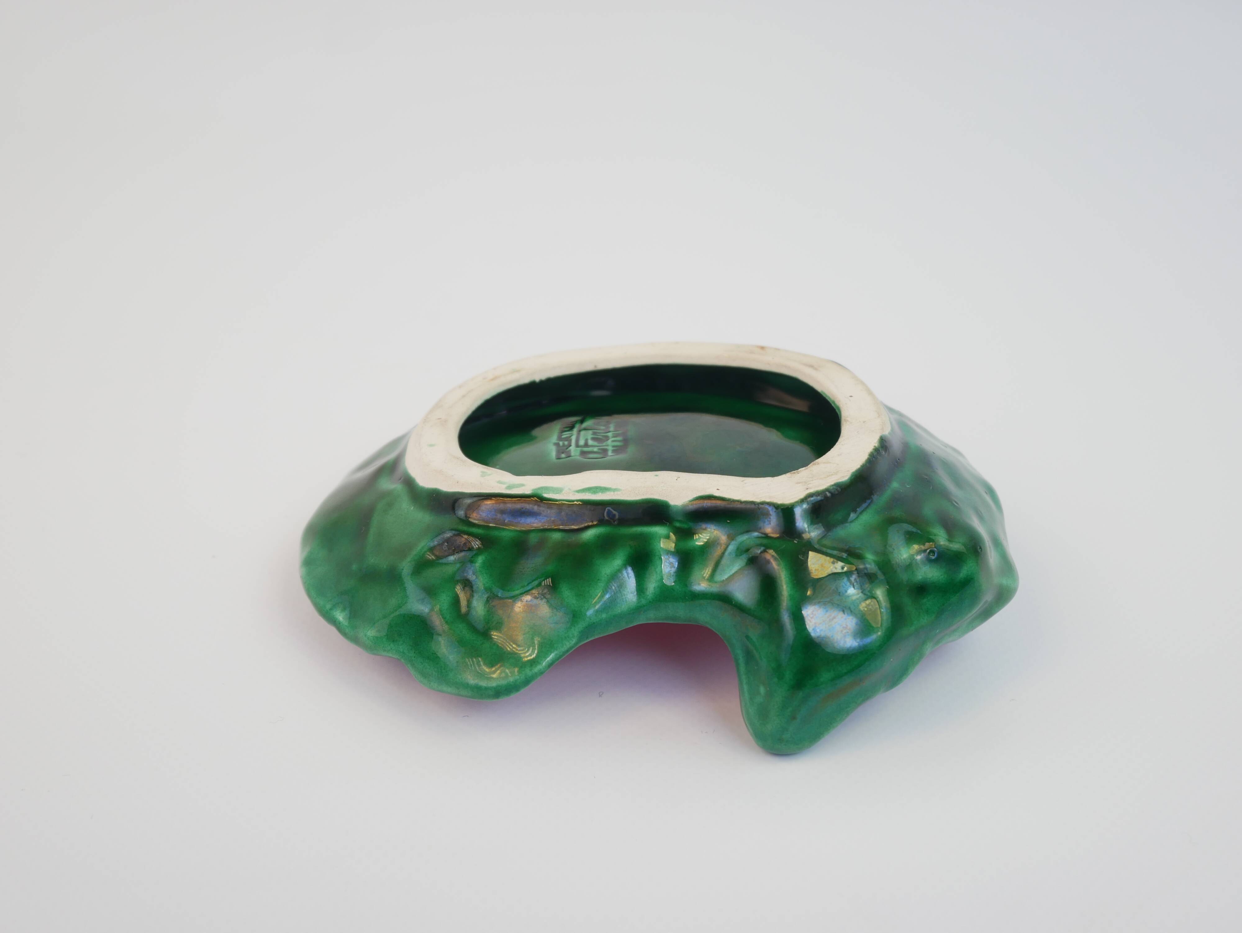 Vide Poche coquillage en céramique vert et rose signé A.Ferlay Vallauris Circa 1960