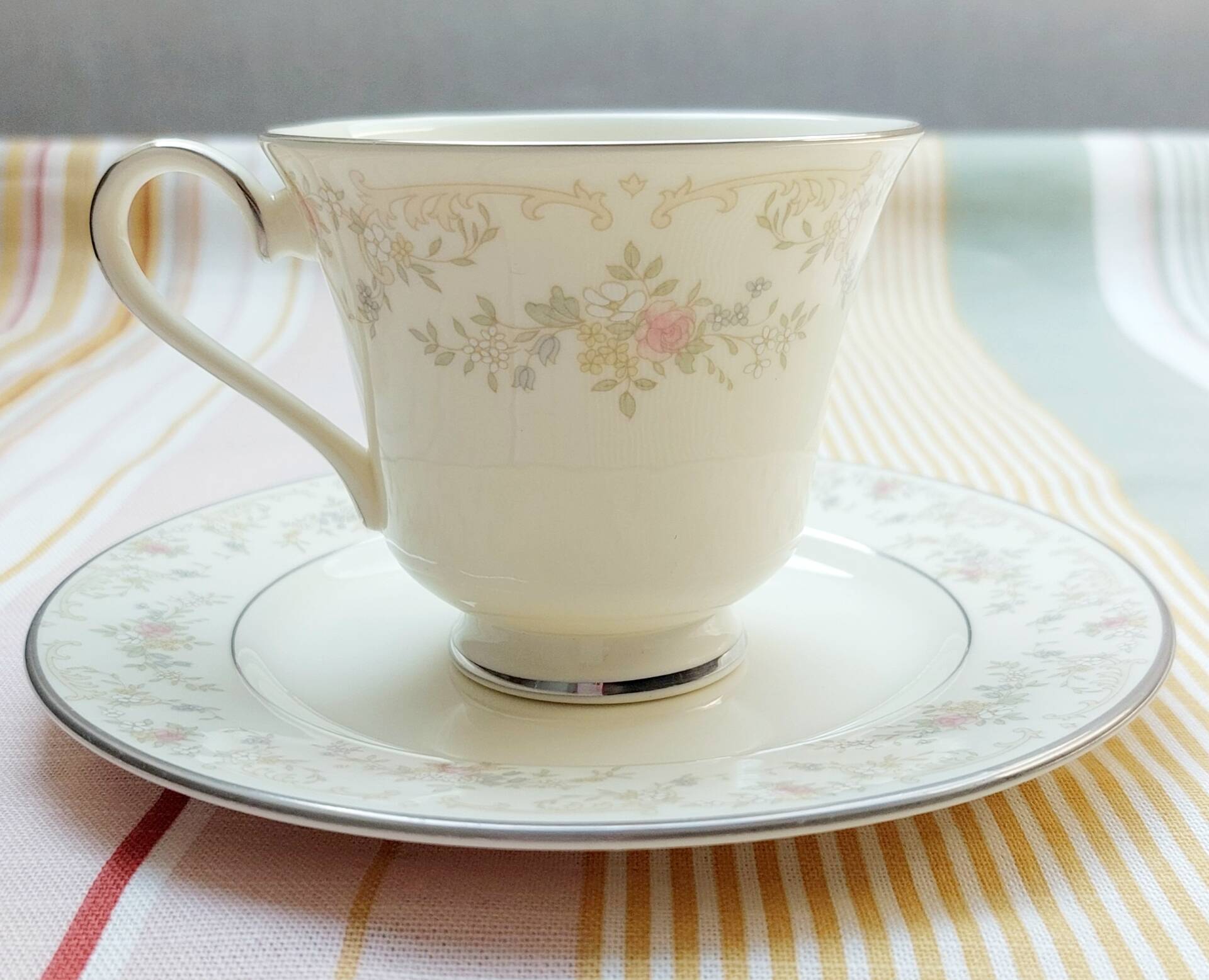 Royal Doulton Romance Collection Diana Cup