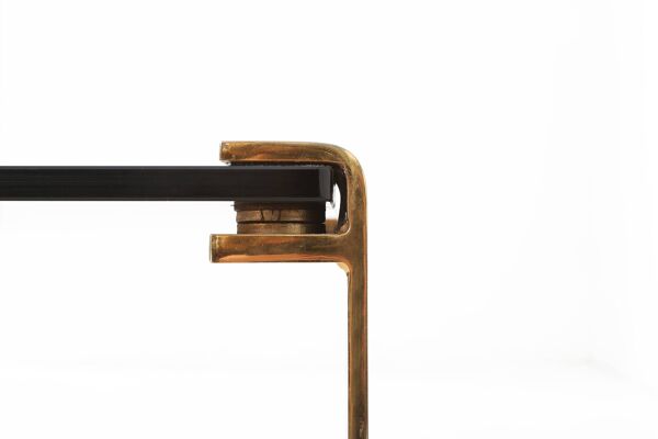 Table basse des années 50 avec base plaquée or et plateau en verre, années 1970.