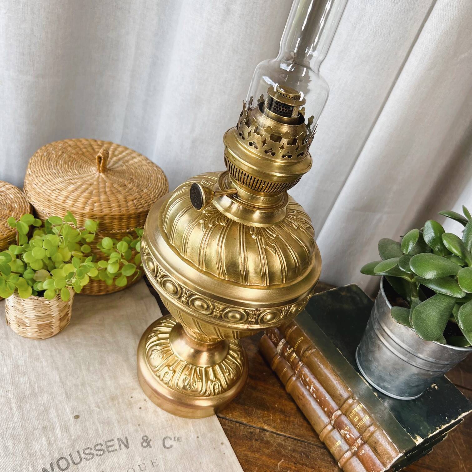 Large gilded brass oil lamp