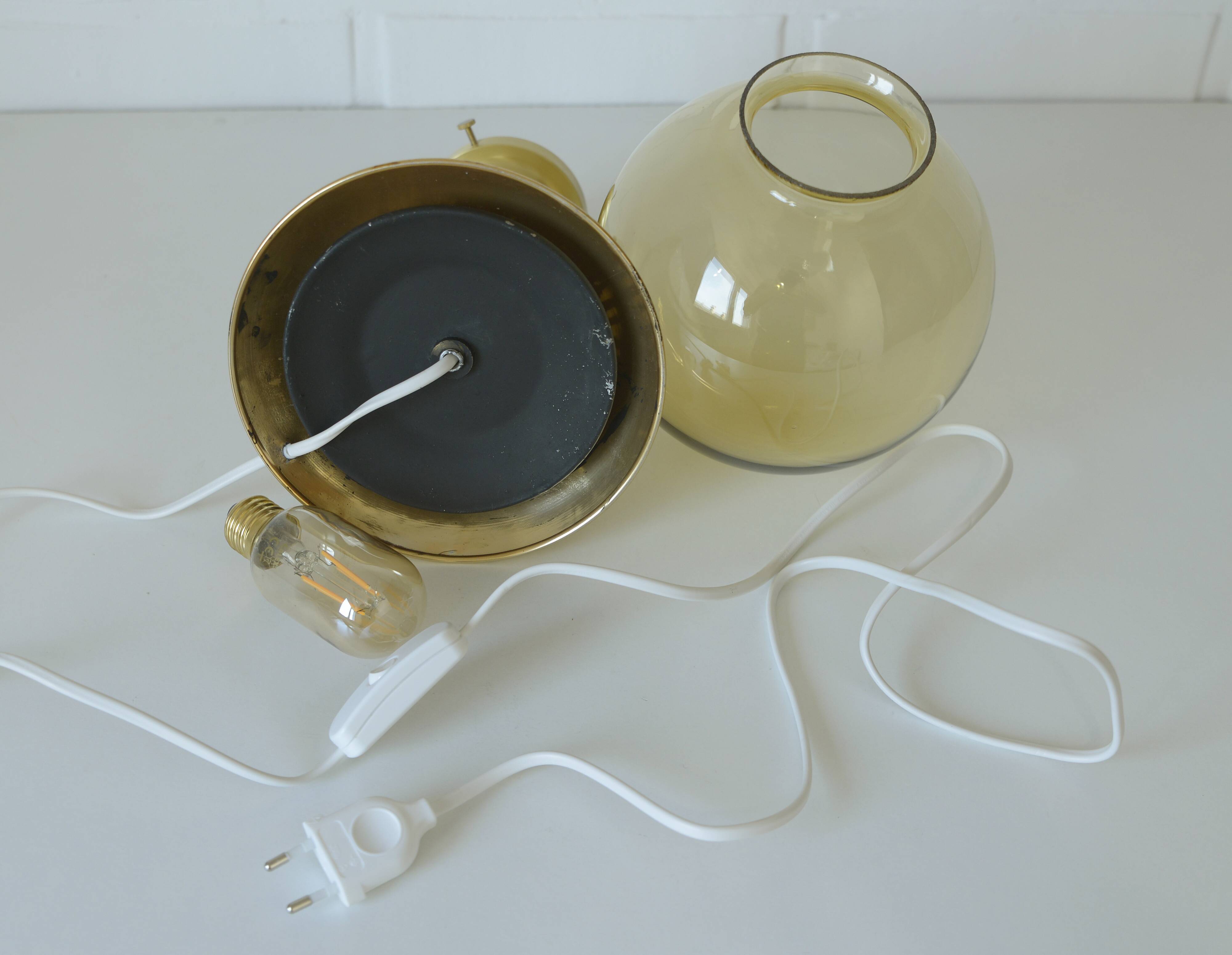 Vintage gold desk Light Hollywood Regency table bedside lamp Italy 1960's