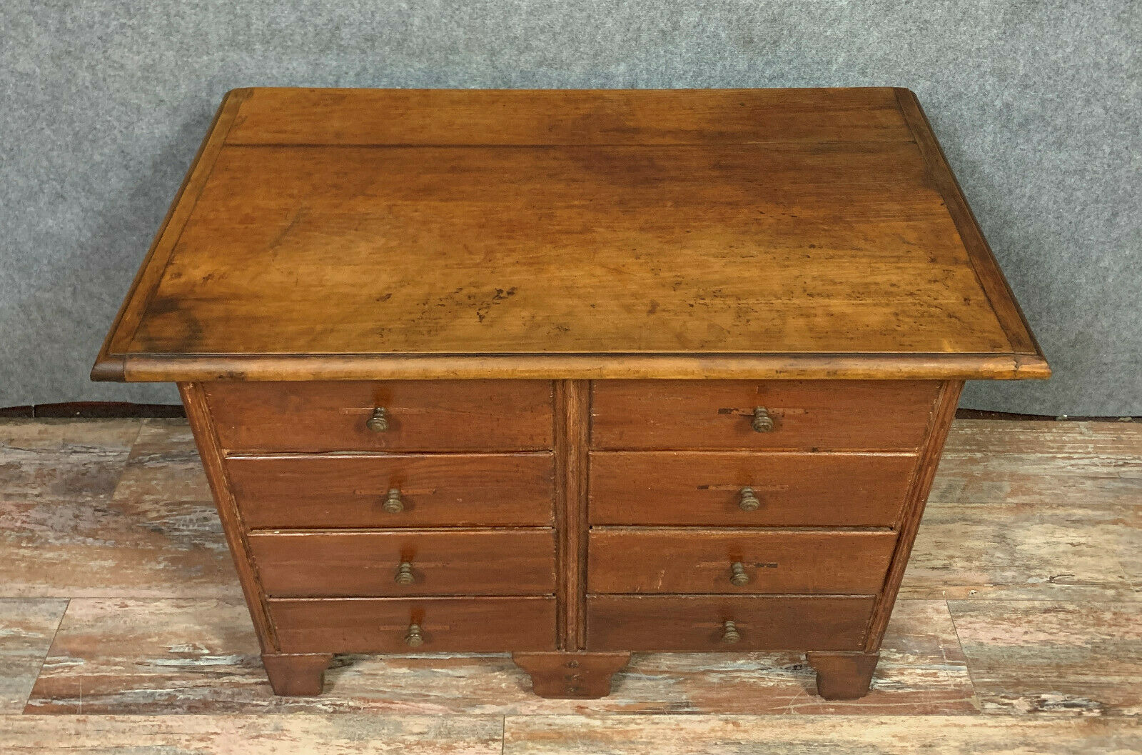 Commode ou comptoir de magasin en peuplier vers 1880-1900