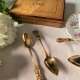 Set of 6 silver-gilt teaspoons, 2nd grade neck brace hallmark, 14 cm, in its box, late 19th century. Early 20th century