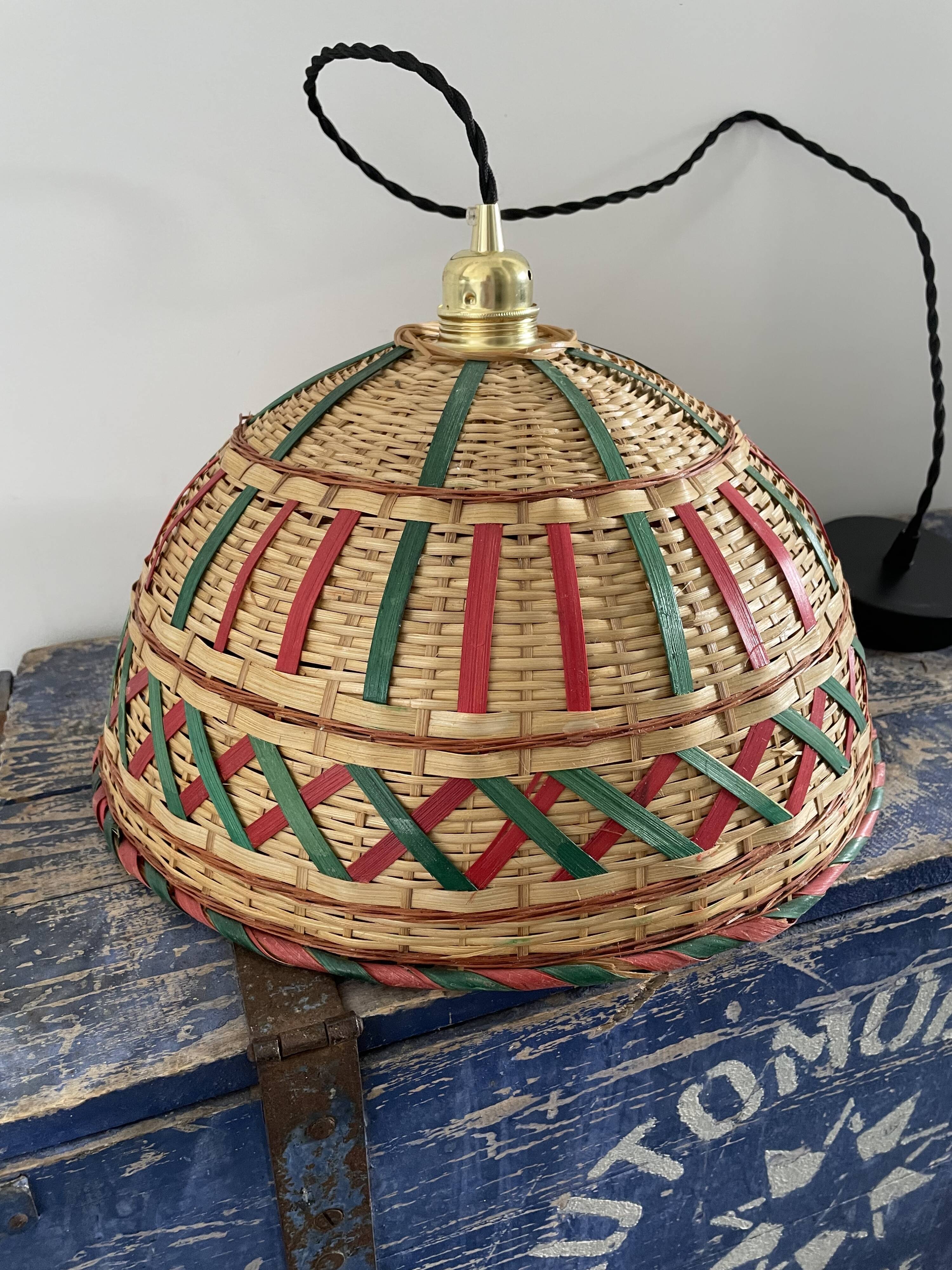 Vintage suspension in electrified braided wicker to nine