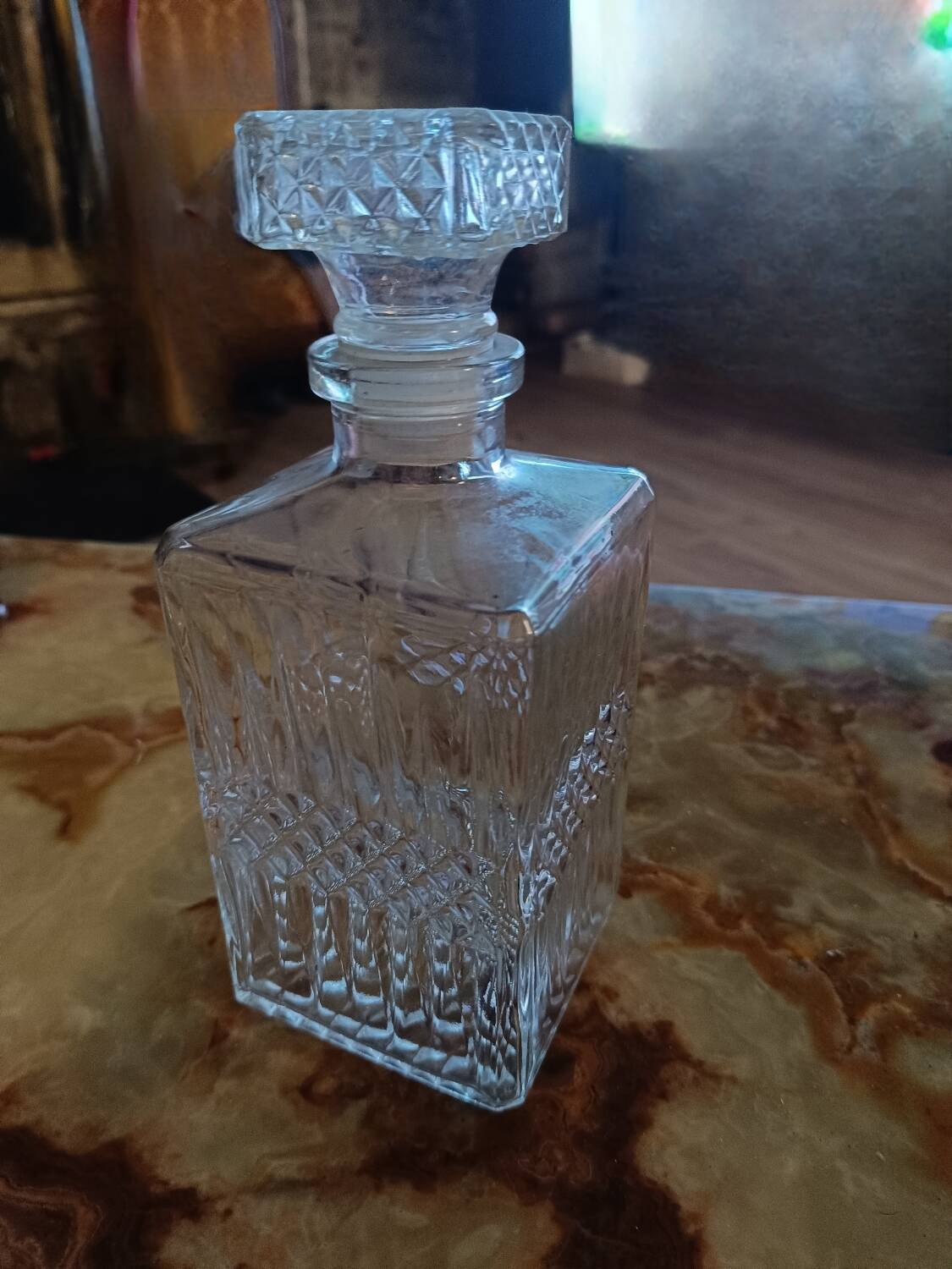 Whiskey decanter