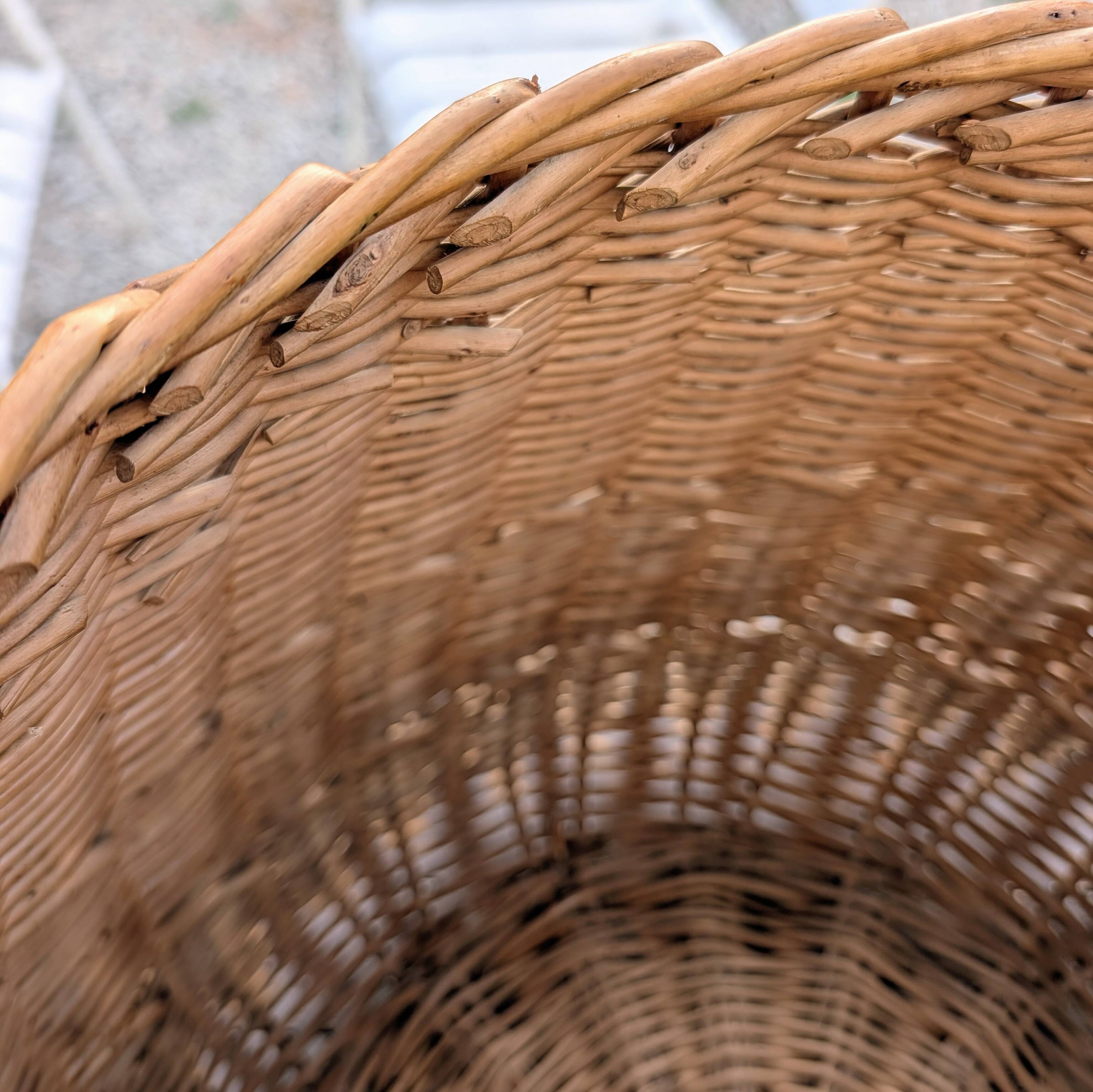 Panier en osier ventre bombé avec couvercle