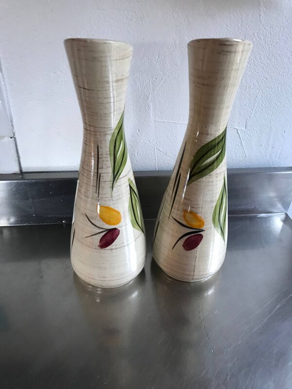 Paire de pichets decoratifs 1950
