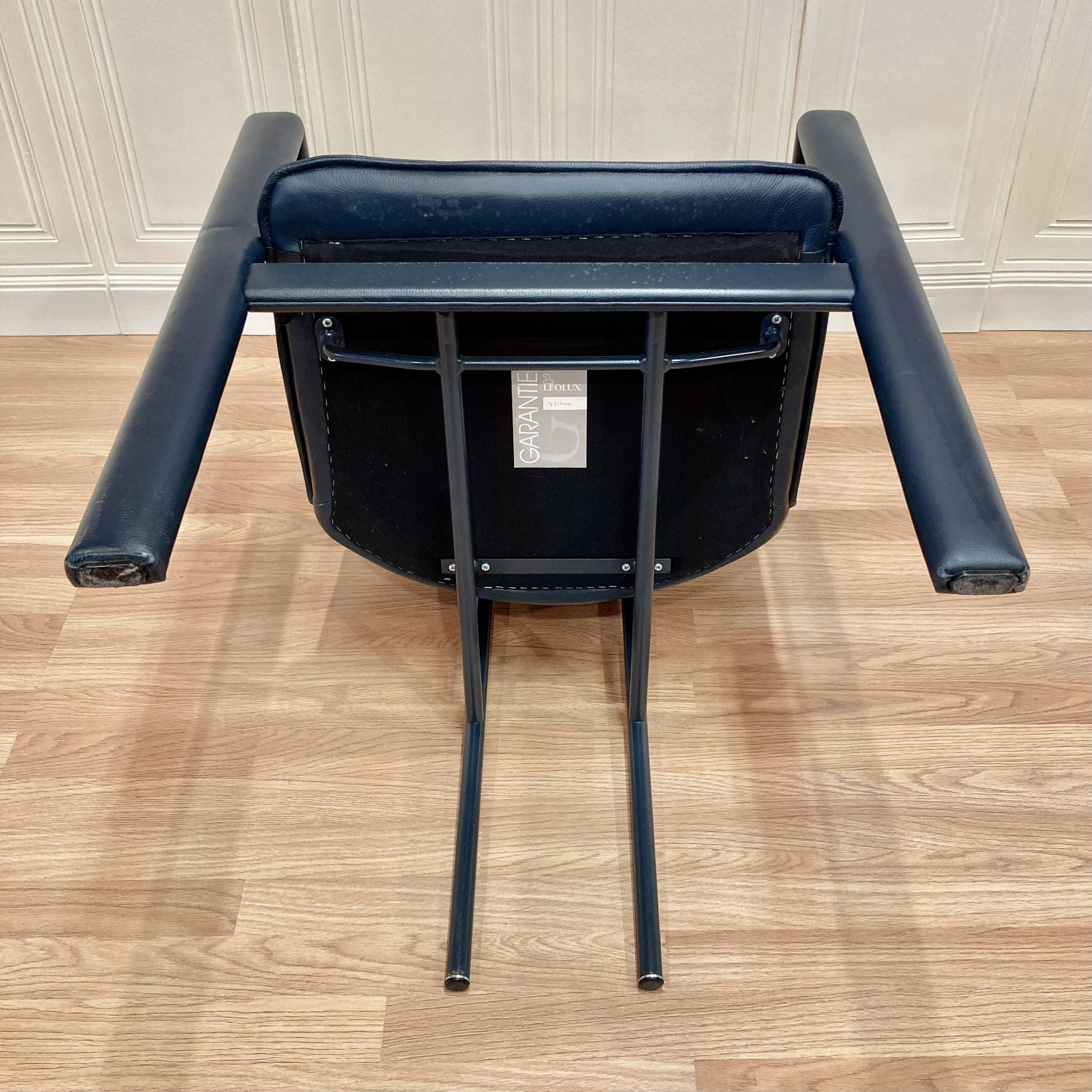 3 fauteuils en cuir et métal