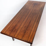 Coffee table in rosewood with shelf, of danish design from the 1960s