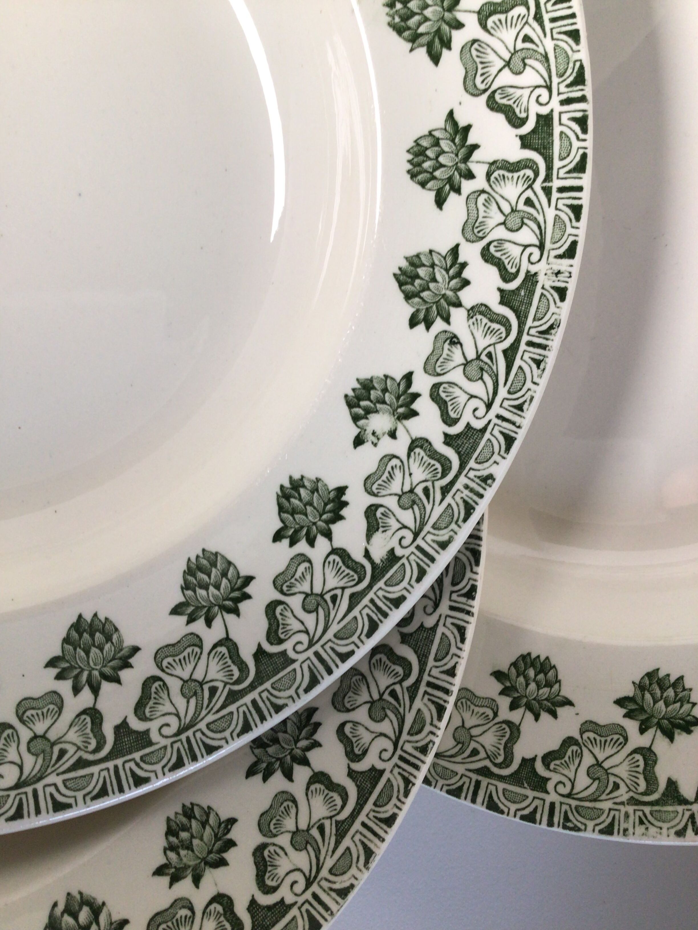 4 assiettes creuses Terre de Fer Badonviller trèfle kaki