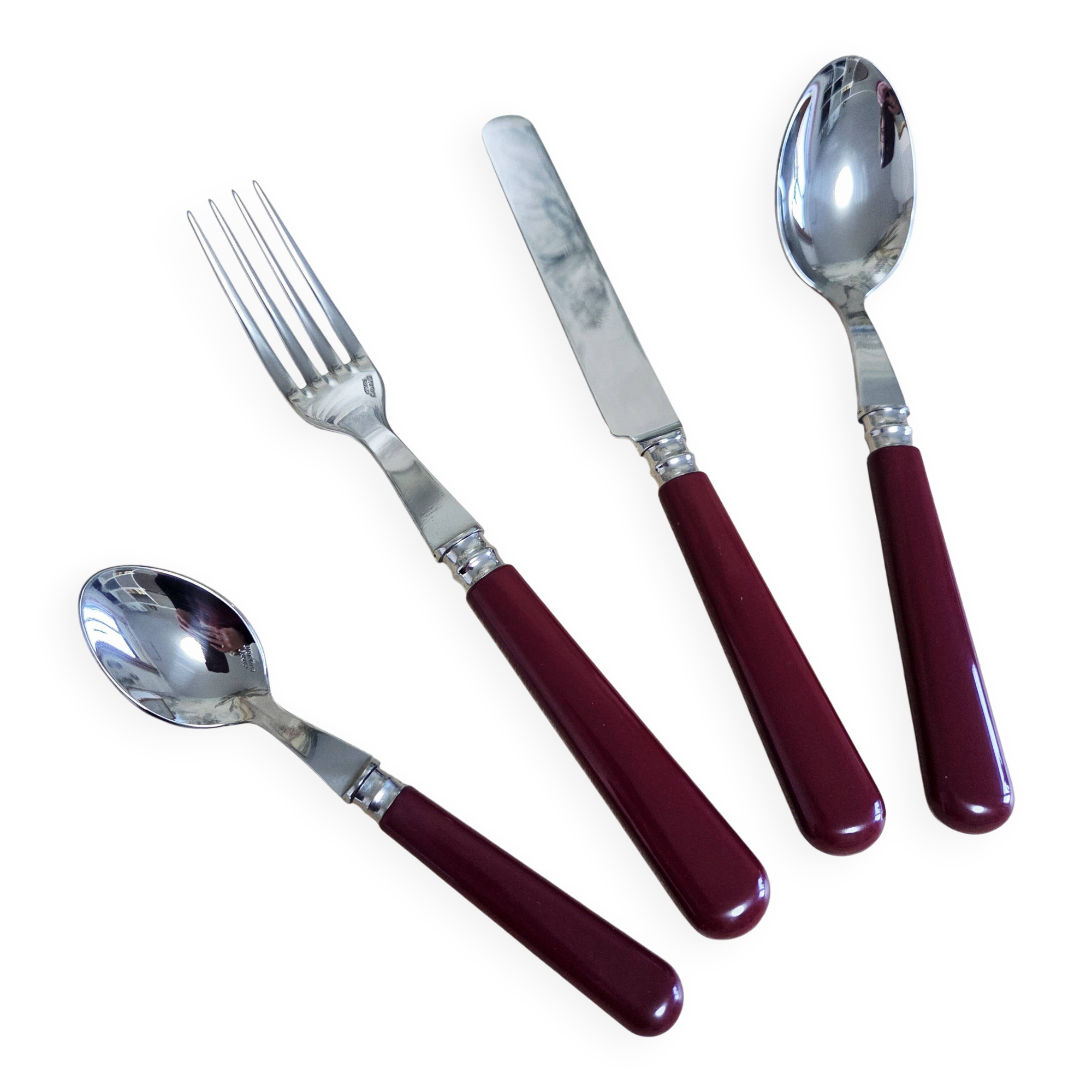 Service for 48 covers Alain Saint Joanis Bordeaux, English collection, new.