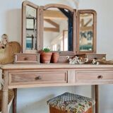 Toilet table dressing table old laid bare