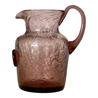 Bulled pitcher La Rochère