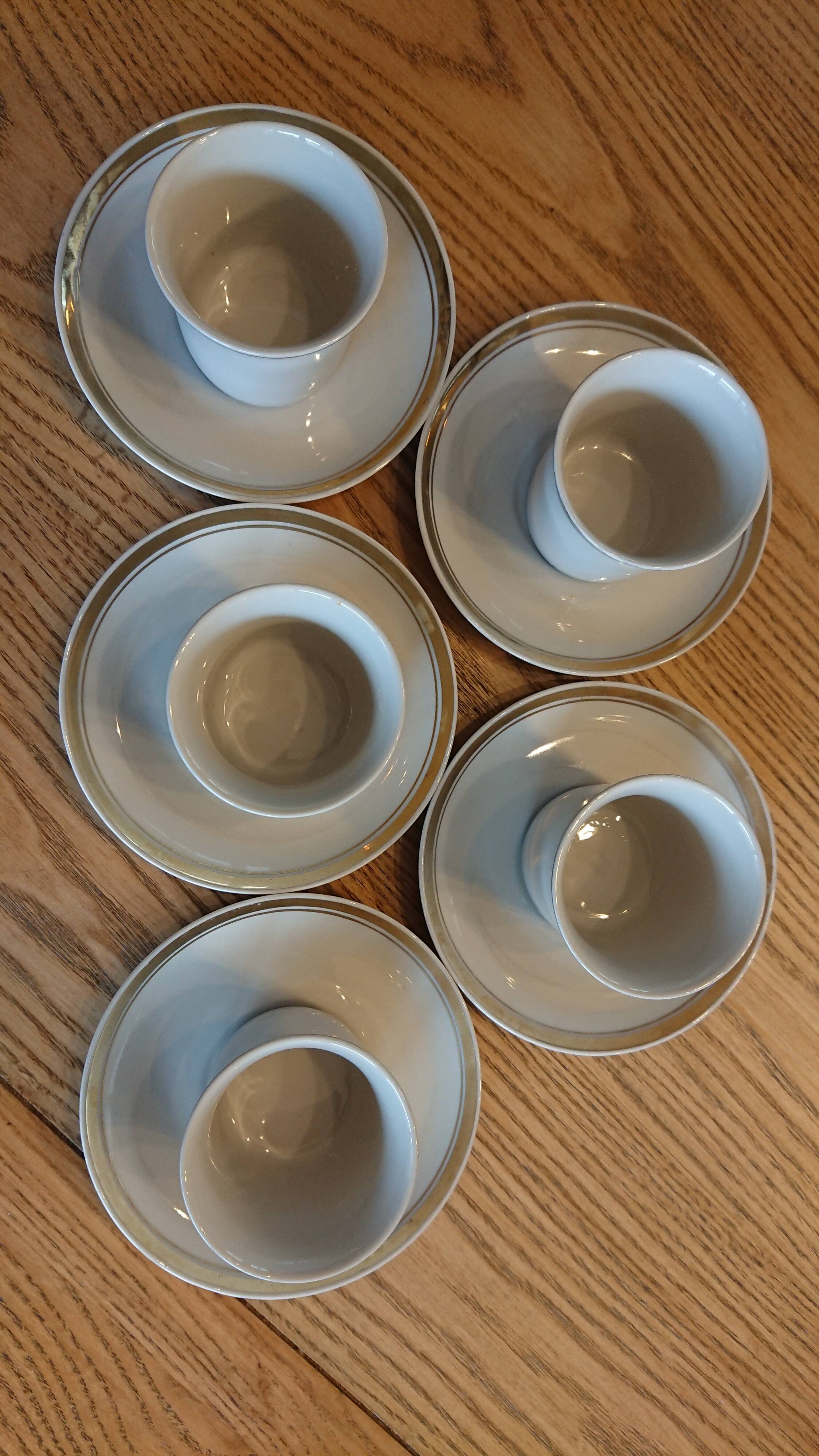 Gold pattern porcelain coffee cups