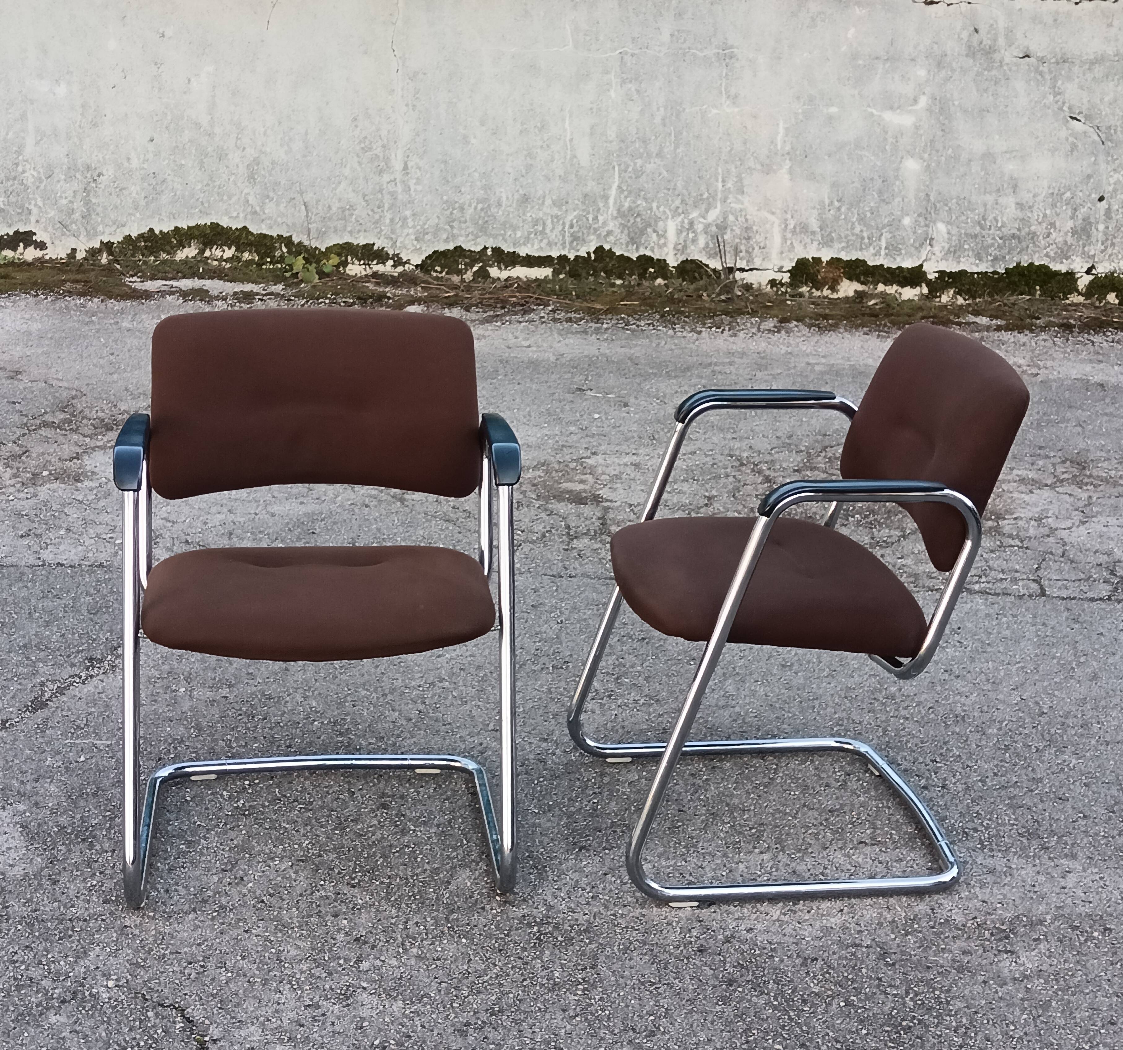 Paire de fauteuils cantilever Strafor 1970