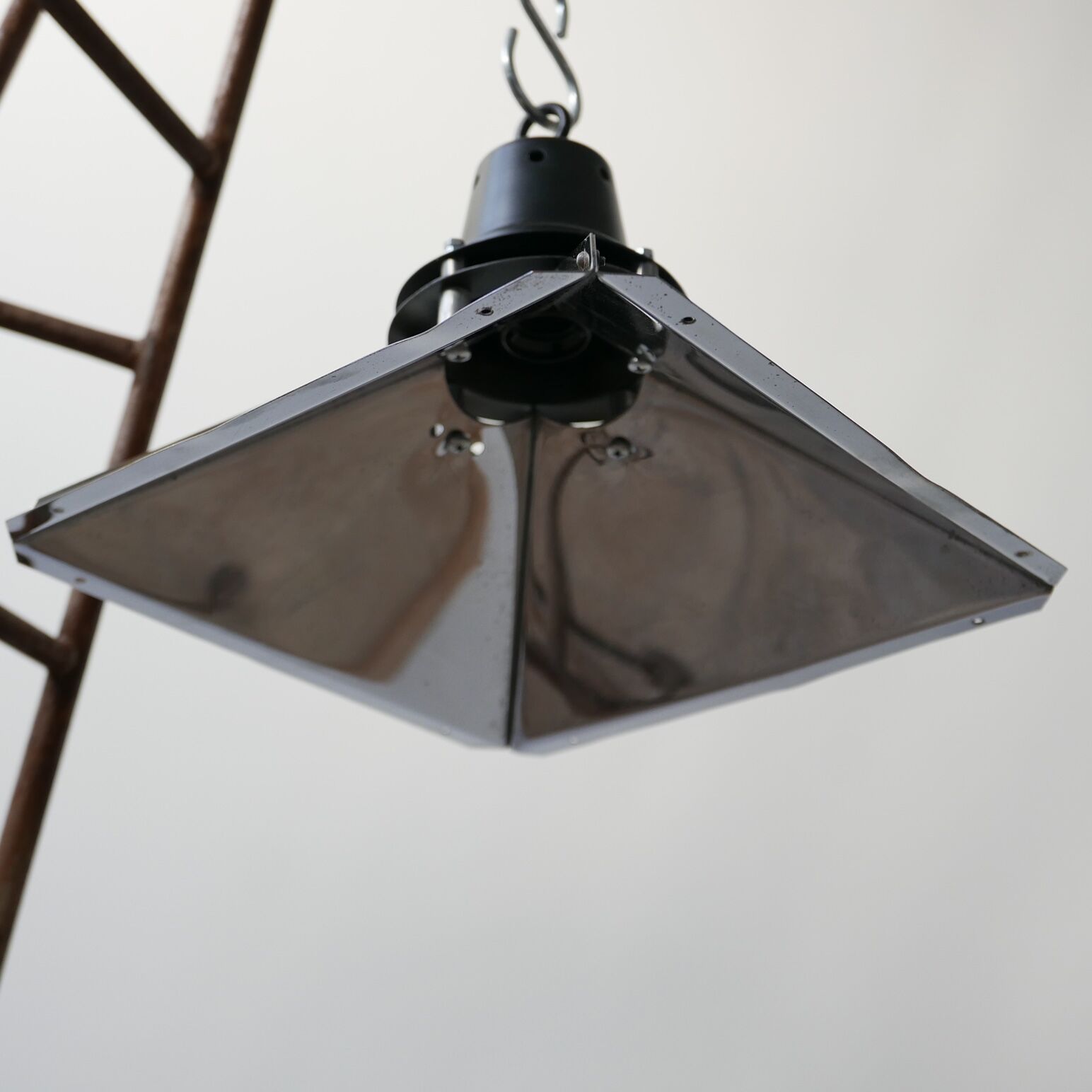 Brass reflector industrial pendant light