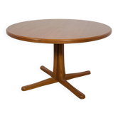 Mid-century round extendable teak dining table from McIntosh, United Kingdom, 1960s