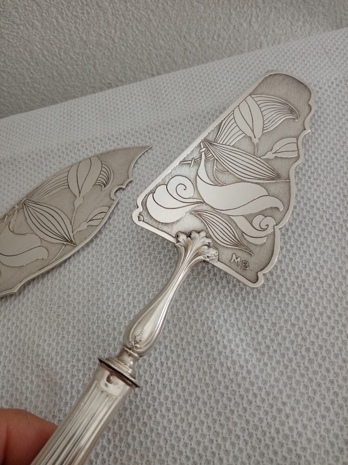 Cutlery with minerva silver handle