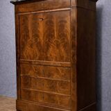 Secretary from the Louis Philippe period in walnut briar, 19th century.