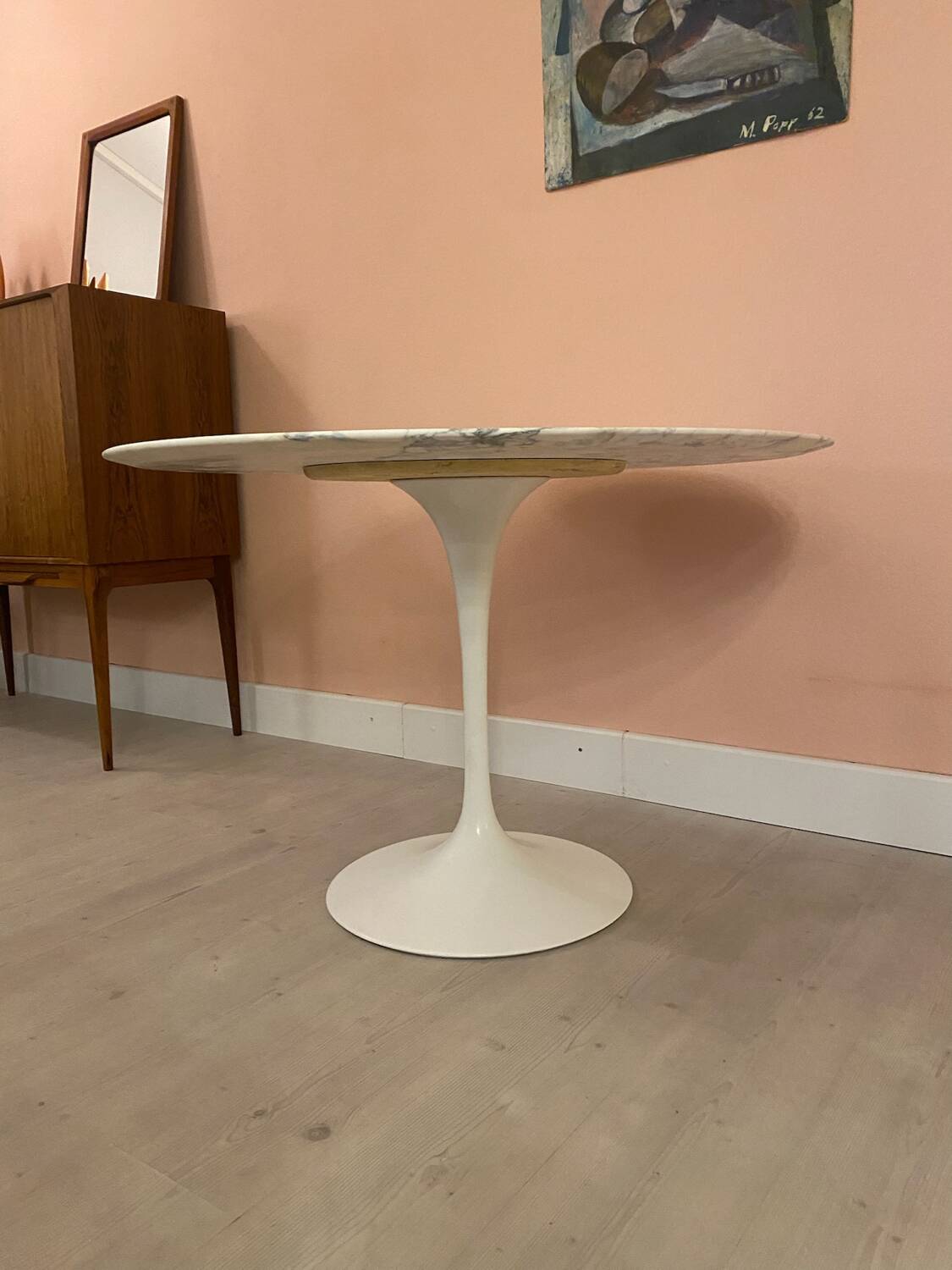 Eero Saarinen Tulip Dining Table marble 70s