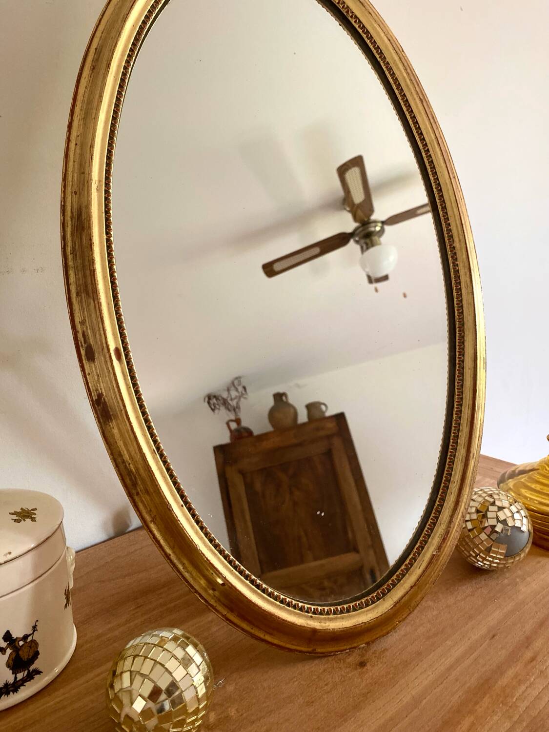 Miroir ovale sur pied du XIXe siècle