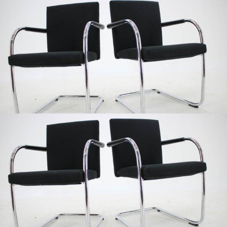 Ensemble de quatre fauteuils design Antonio Citterio et Glen Oliver Löw, années 1990.