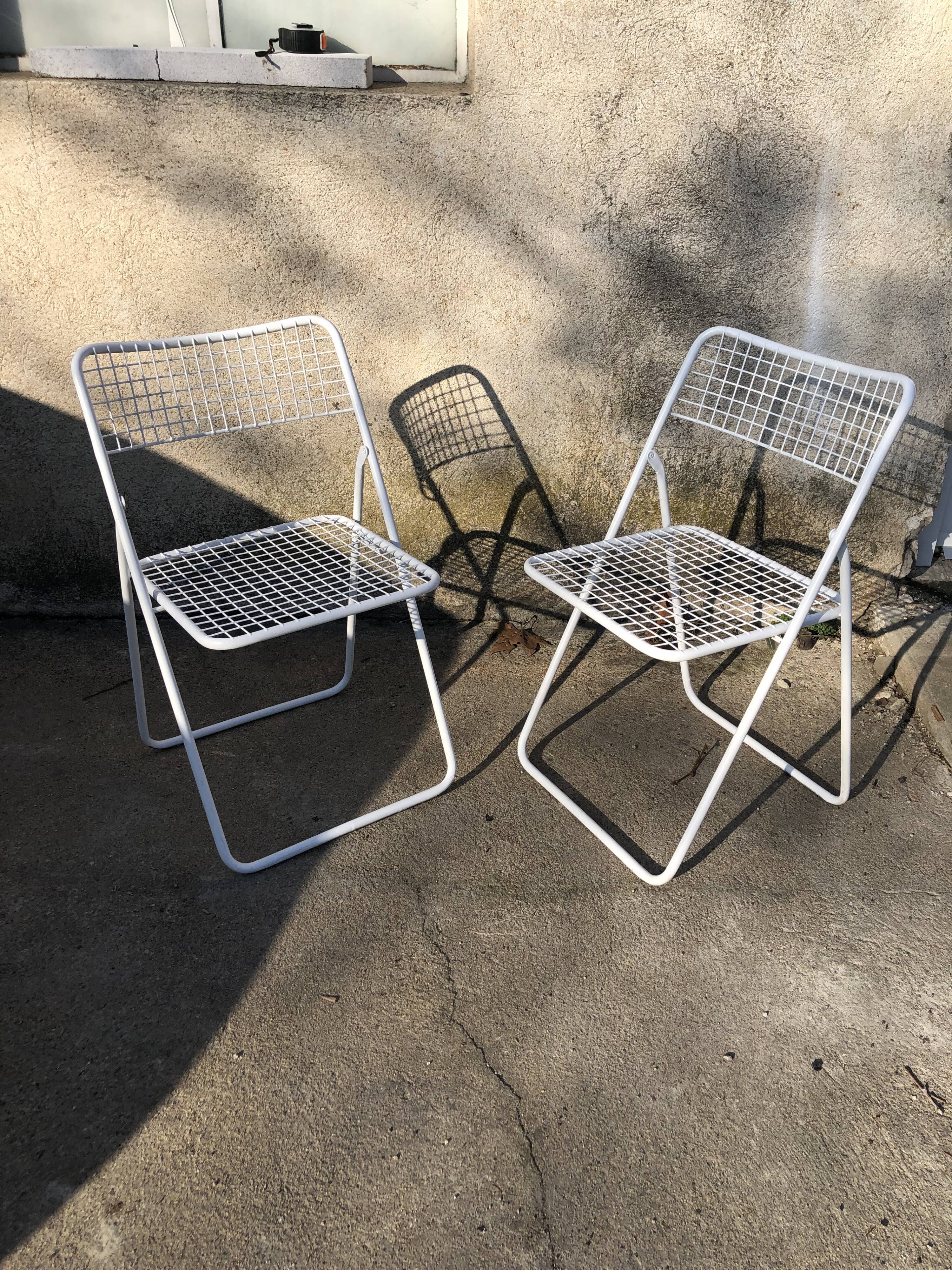 Set of two folding chairs