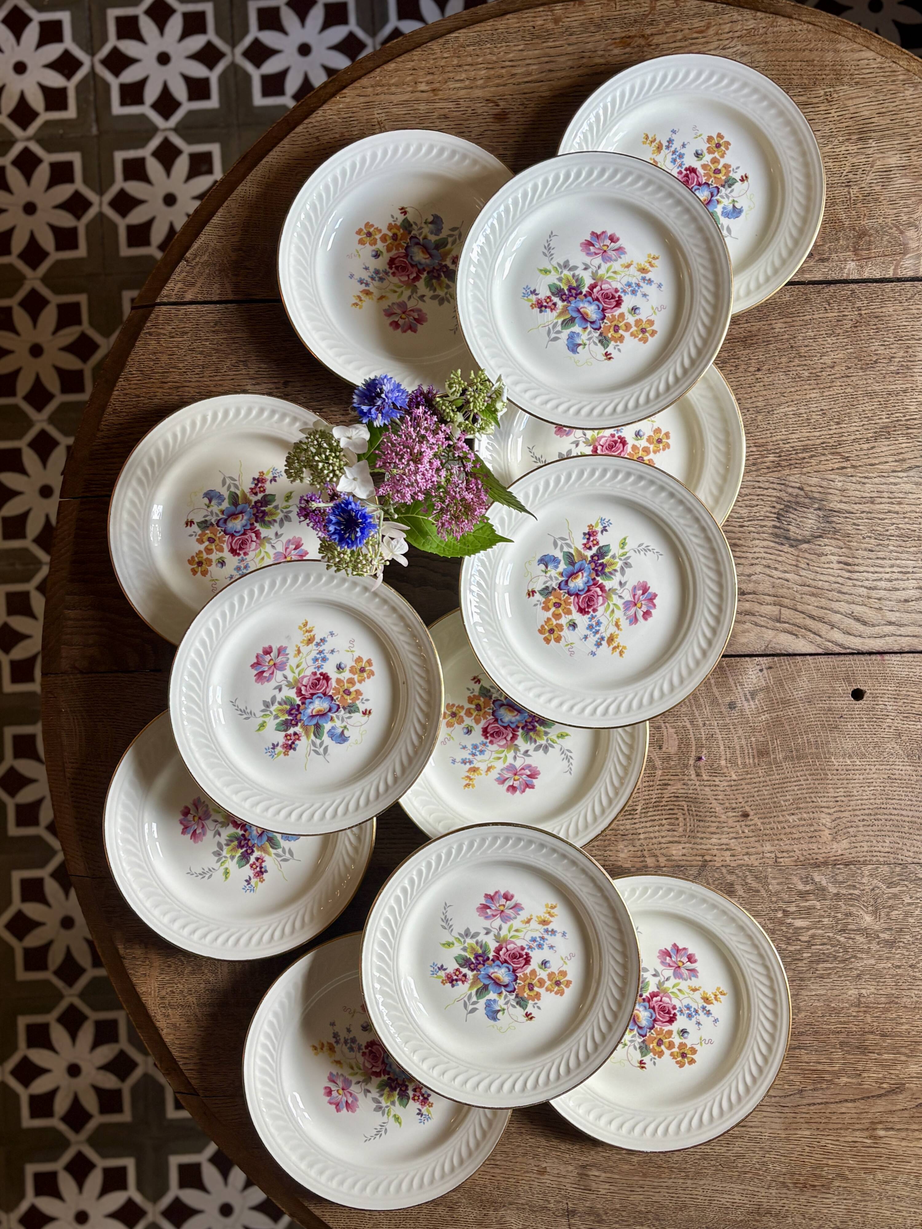 Set of 12 vintage flat plates - Fleurette by Gien