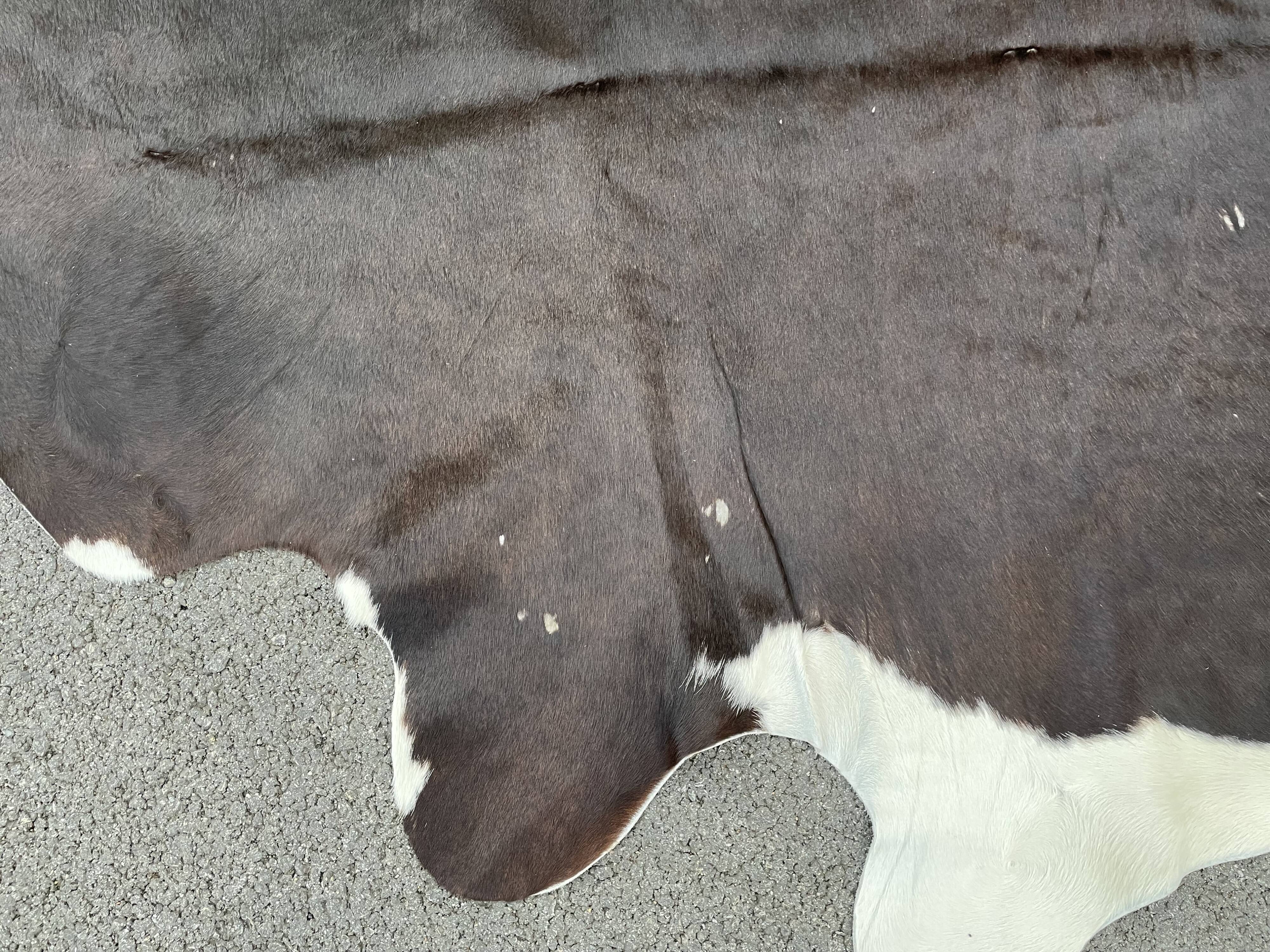 Cowhide mat 210x250cm