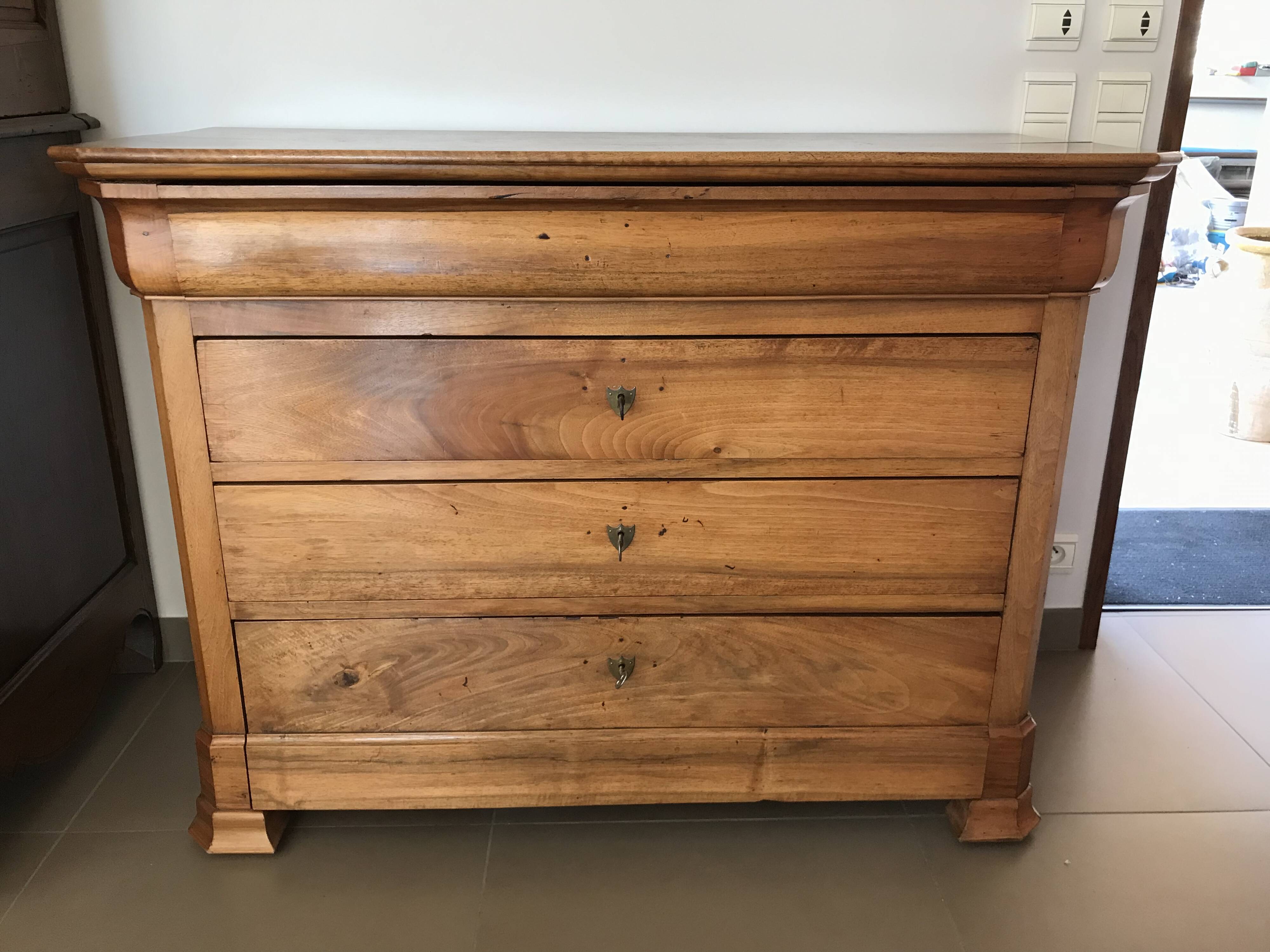 Commode louis philippe en noyer