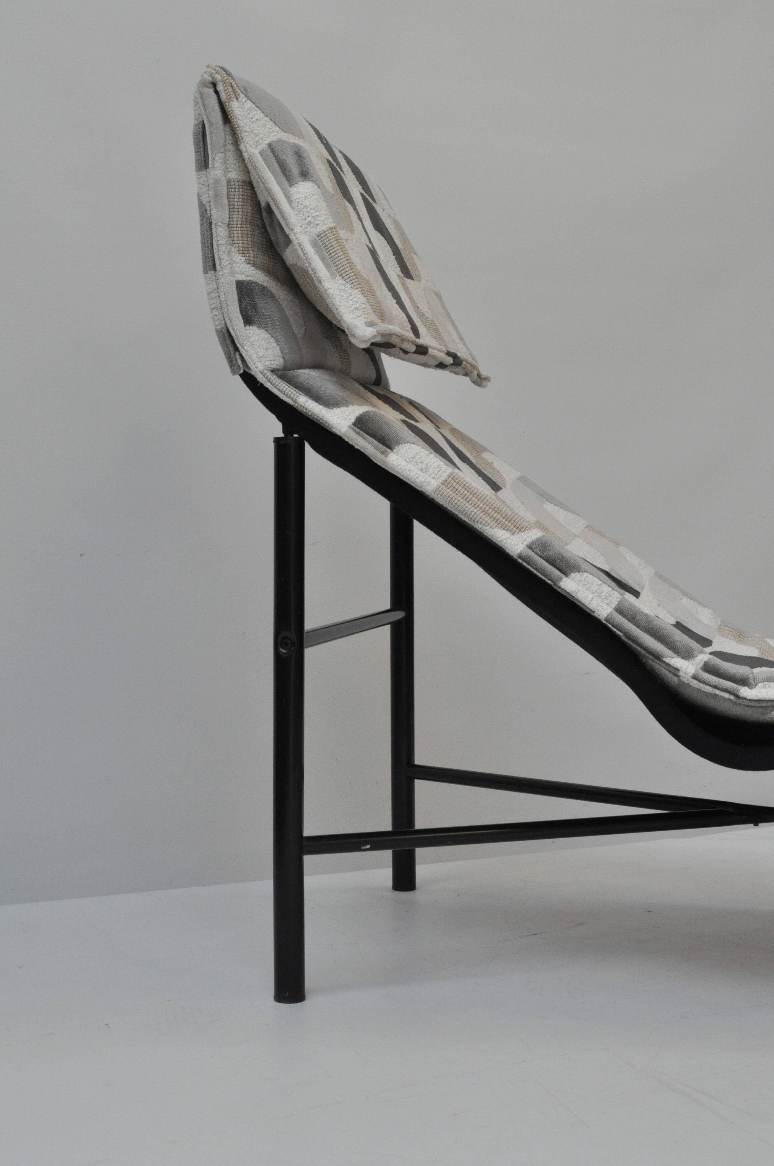 Chaise Longue Sculpturale ‘Skye’ par Torbjörn Björklund, années 1980 – Rembourrée à neuf.
