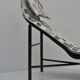 Chaise Longue Sculpturale ‘Skye’ par Torbjörn Björklund, années 1980 – Rembourrée à neuf.