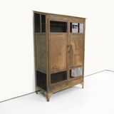 Armoire industrielle d’usine du XIXe siècle