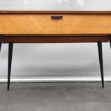 Console serves Singer Scandinavian design 1960