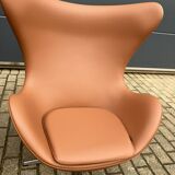 Fritz Hansen Egg chair by Arne Jacobsen in Cognac leather, NEW condition!