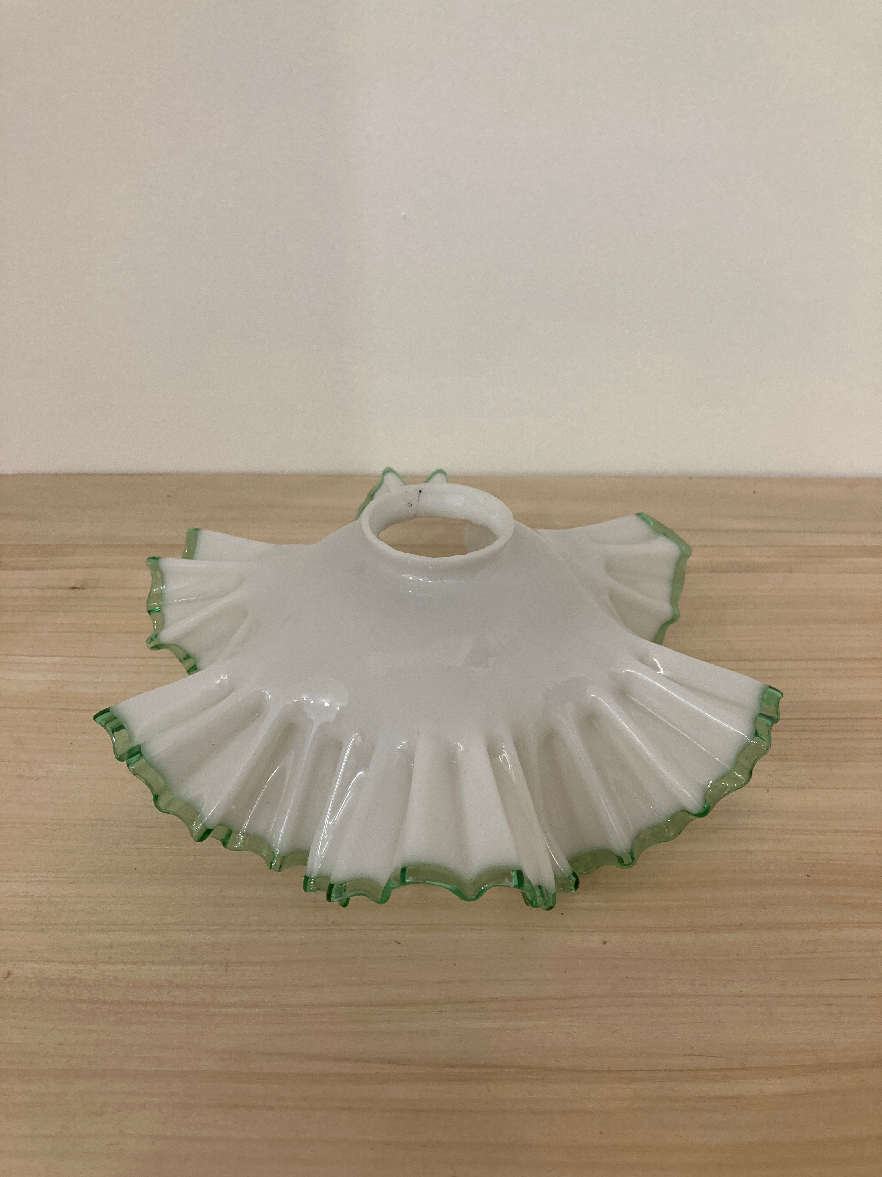 Corrugated glass suspension