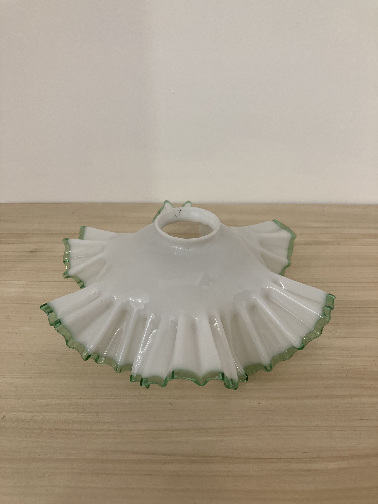 Suspension en verre ondulé