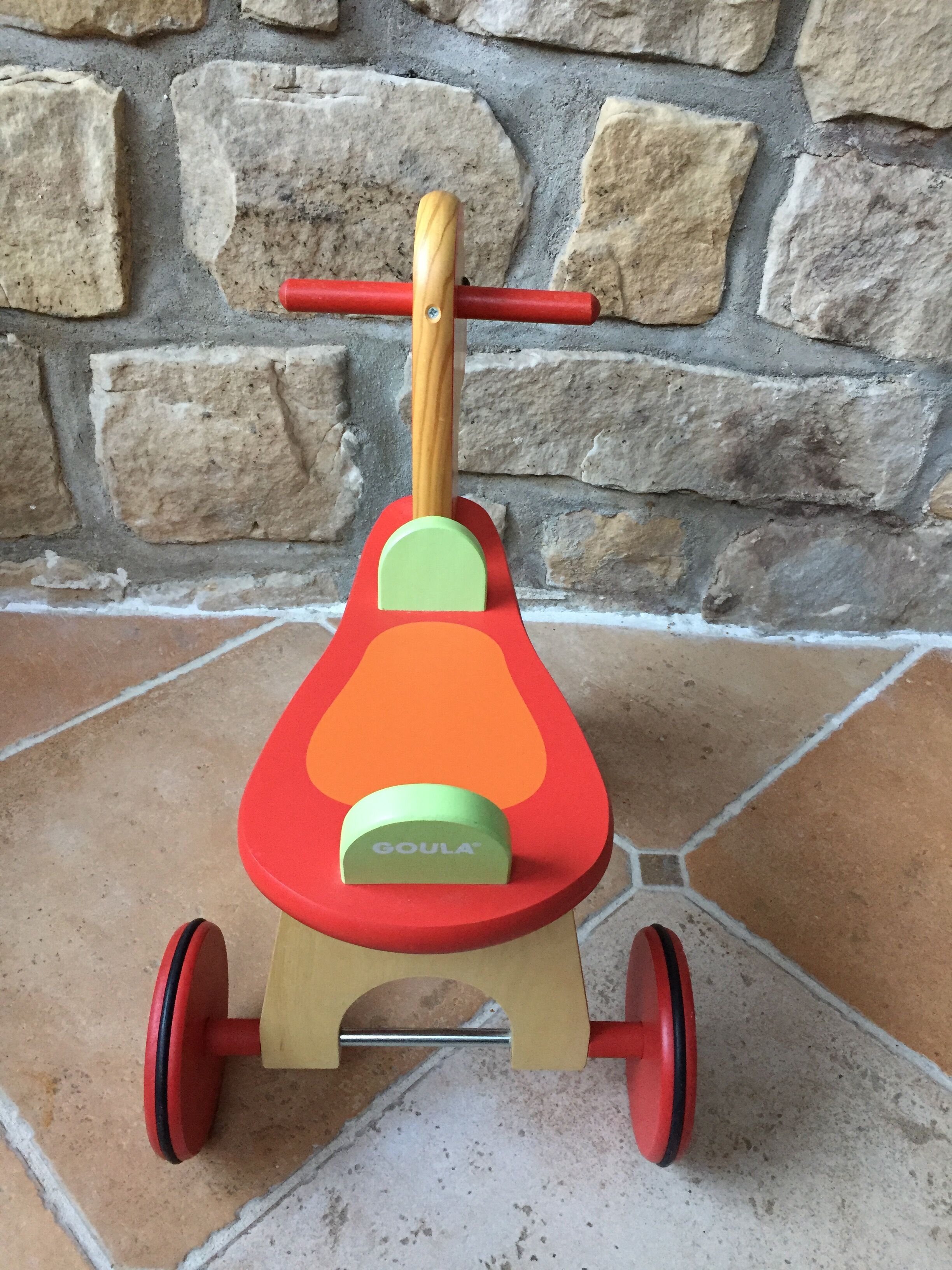 Carrier wooden horse for the little ones