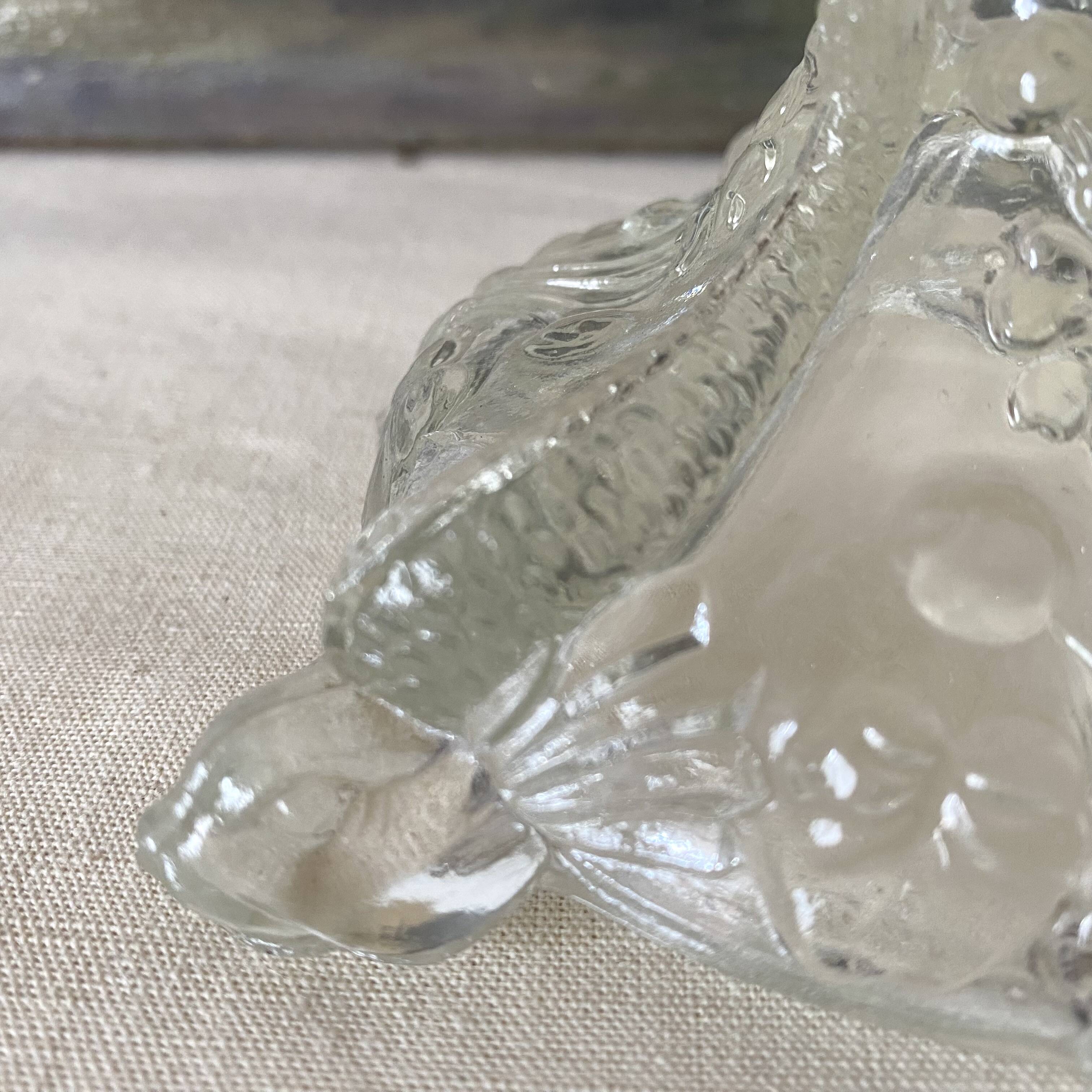 Bougeoir en verre moulé décor poissons