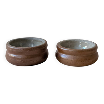 Pair of stoneware bowls