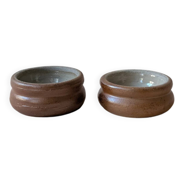 Pair of stoneware bowls