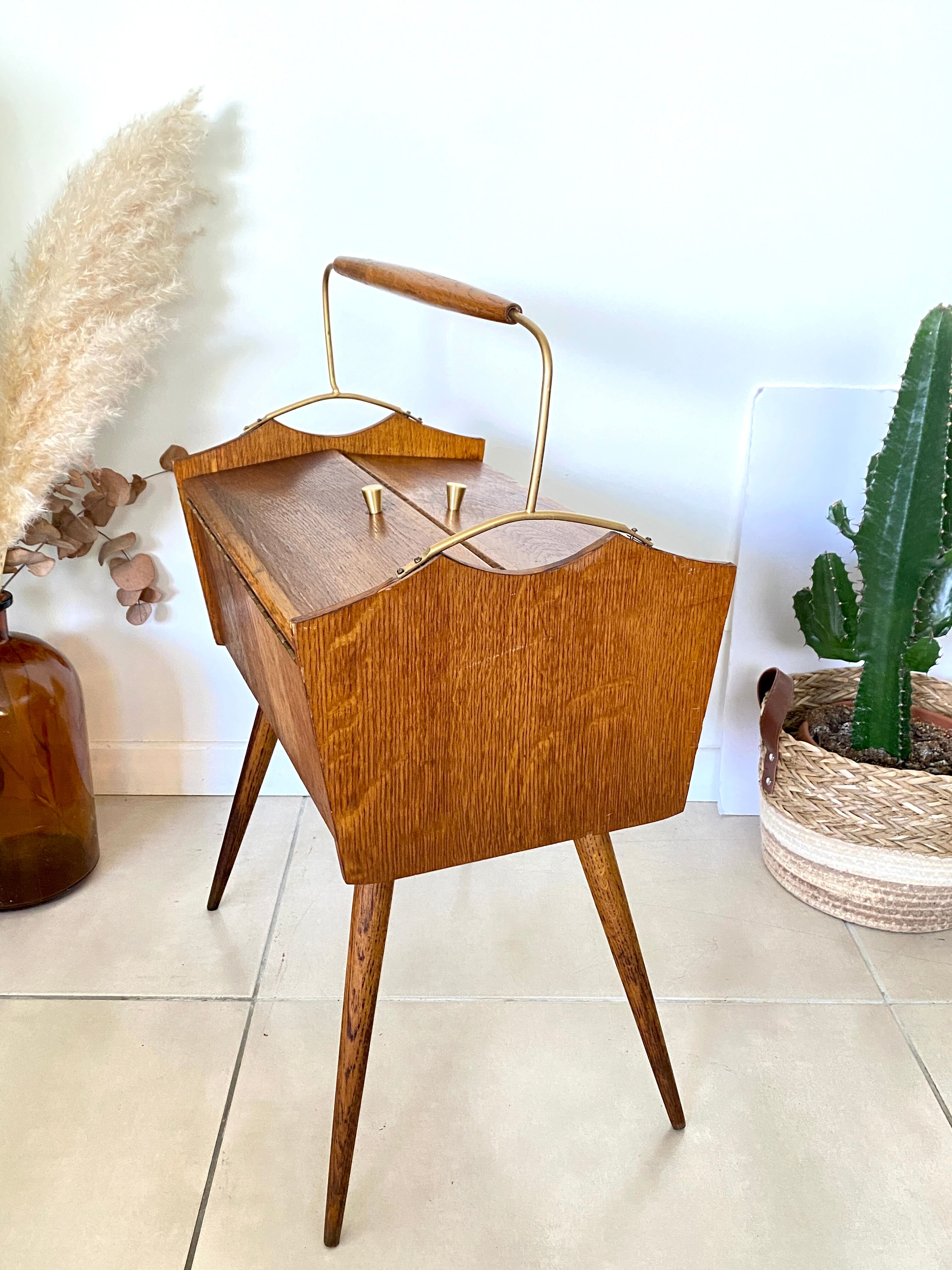 Vintage worker compass feet