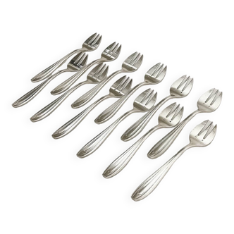 12 fourchettes à huîtres en métal argenté