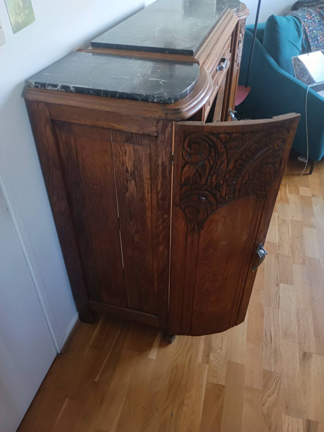 Art Deco buffet in marble and carved wood